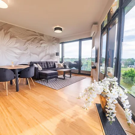 P R A T U M 46 Apartment